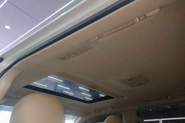 Used Toyota Land Cruiser 2020 4.0L GX-R 7-Seater Middle East Version Headliner
