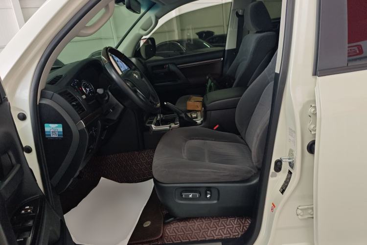 Used Toyota Land Cruiser 2020 4.0L GX-R Middle East Left Front Seat