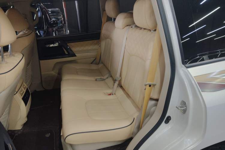 Used Toyota Land Cruiser 2020 4.0L GX-R 7-Seater Middle East Version Left Rear Seat