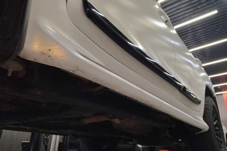 Used Toyota Land Cruiser 2020 4.0L GX-R 7-Seater Middle East Version Left Side Sill