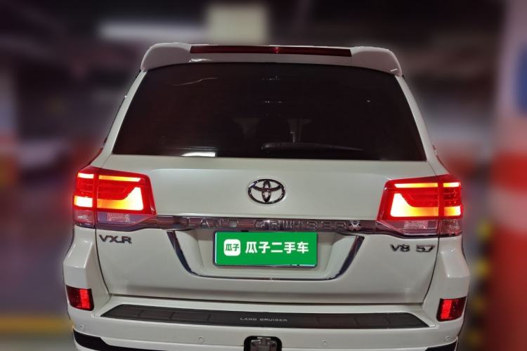 Used Toyota Land Cruiser 2020 5.7L VX-R Genuine Leather 8 Airbags Trailer Hitch Spare Tire Sunroof – Middle East Specifications Rear