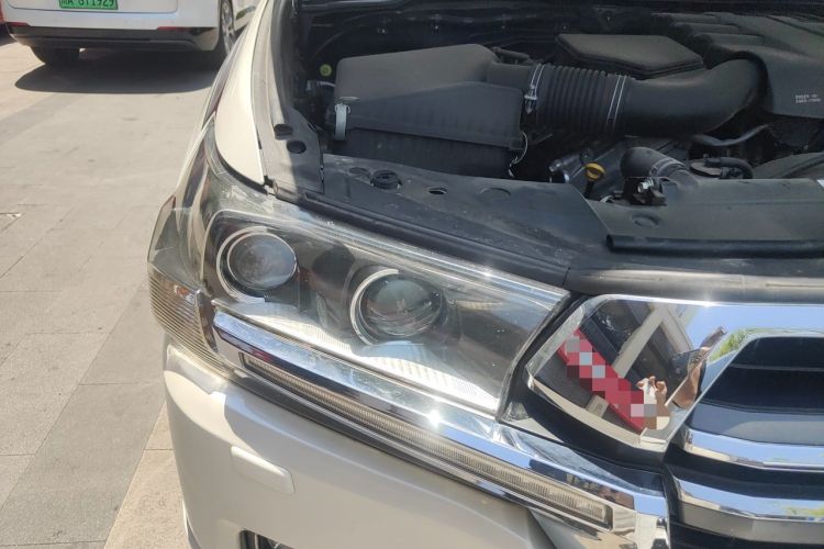 Used Toyota Land Cruiser  Right Front Headlight