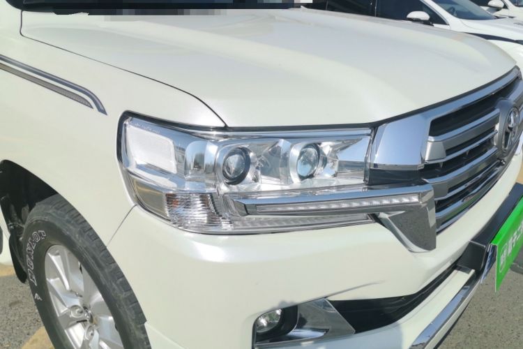 Used Toyota Land Cruiser  Right Front Headlight