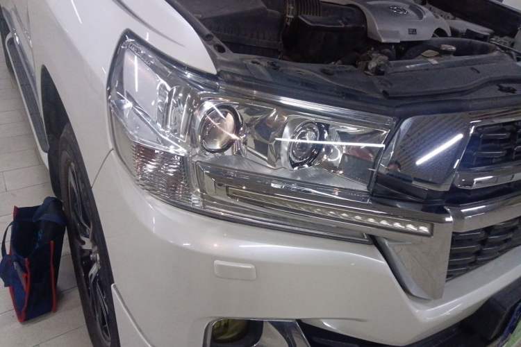 Used Toyota Land Cruiser  Right Front Headlight