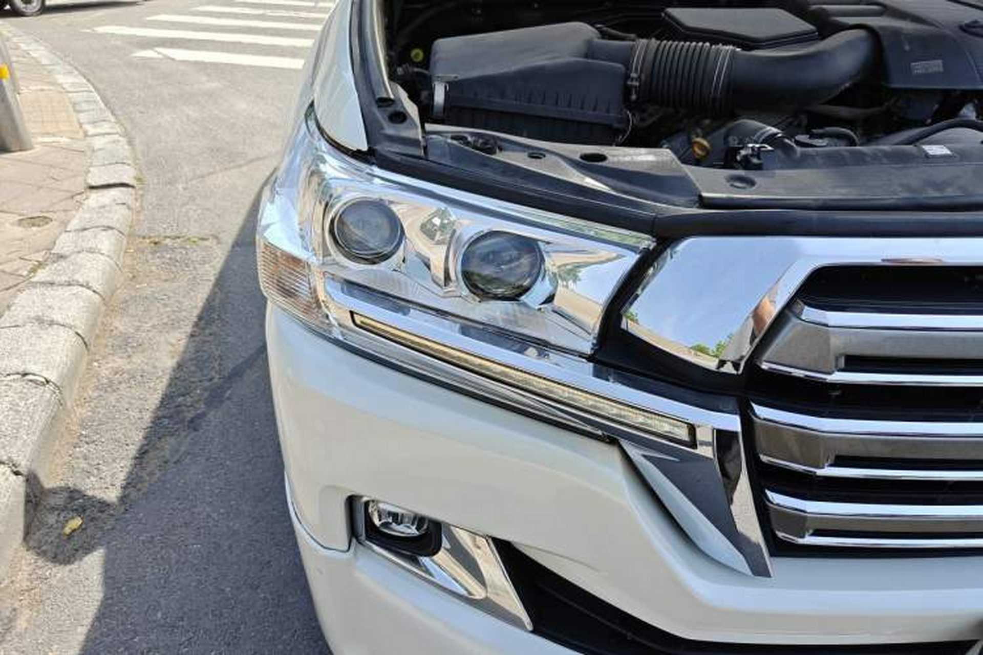 Used Toyota Land Cruiser 2020 4.0L GX-R Middle East Right Front Headlight