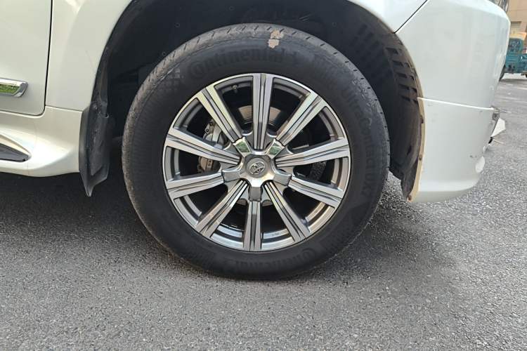 Used Toyota Land Cruiser  Right Front Wheel Hub