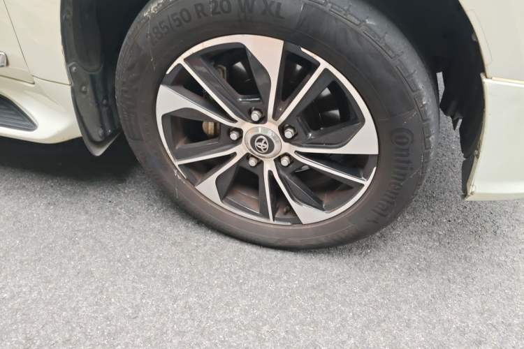 Used Toyota Land Cruiser  Right Front Wheel Hub