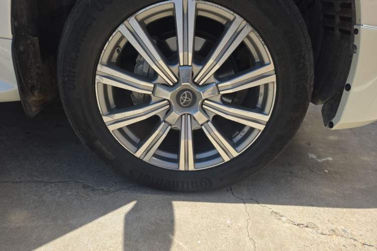 Used Toyota Land Cruiser  Right Front Wheel Hub