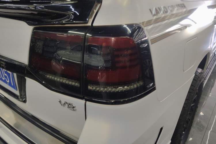 Used Toyota Land Cruiser 2020 4.0L GX-R 7-Seater Middle East Version Right Rear Taillight