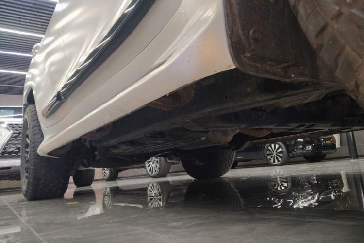 Used Toyota Land Cruiser 2020 4.0L GX-R 7-Seater Middle East Version Right Side Sill