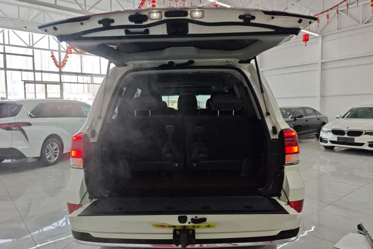 Used Toyota Land Cruiser 2020 4.0L GX-R Middle East Trunk