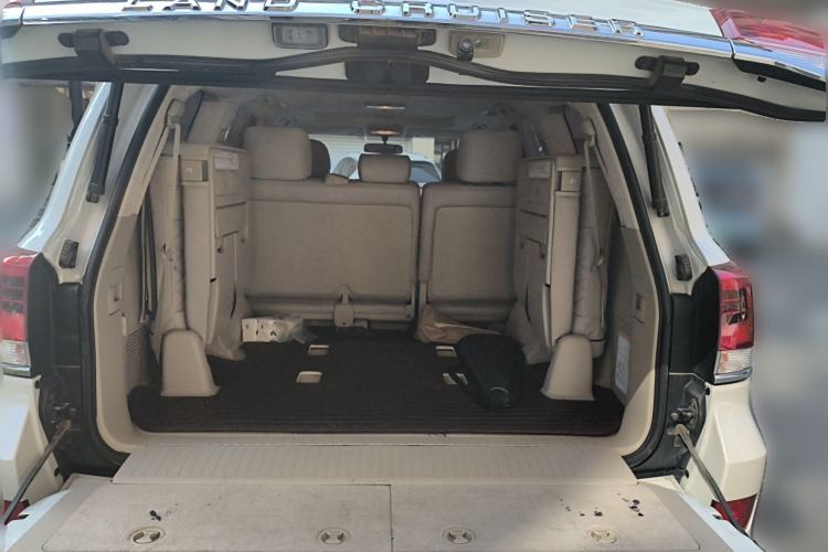 Used Toyota Land Cruiser  Trunk