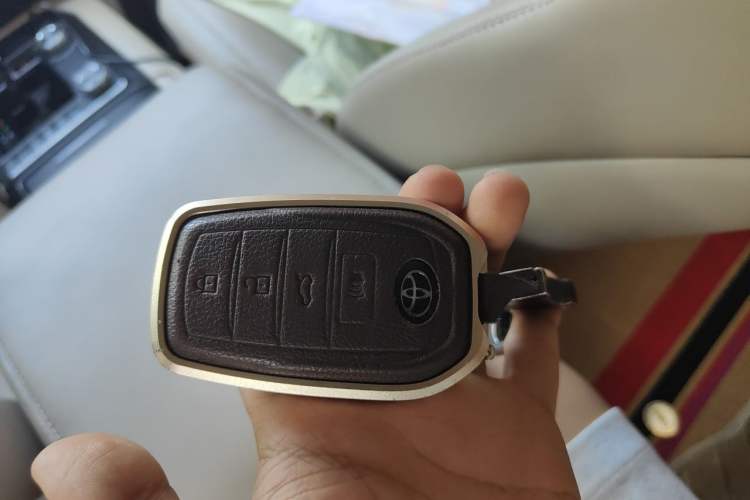 Used Toyota Land Cruiser  Vehicle Key
