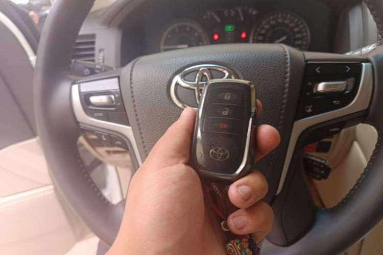 Used Toyota Land Cruiser  Vehicle Key