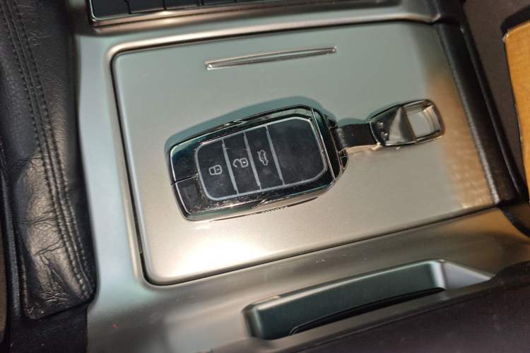 Used Toyota Land Cruiser 2020 4.0L GX-R Middle East Vehicle Key