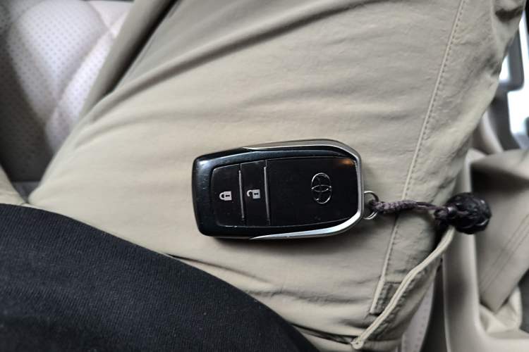 Used Toyota Land Cruiser  Vehicle Key