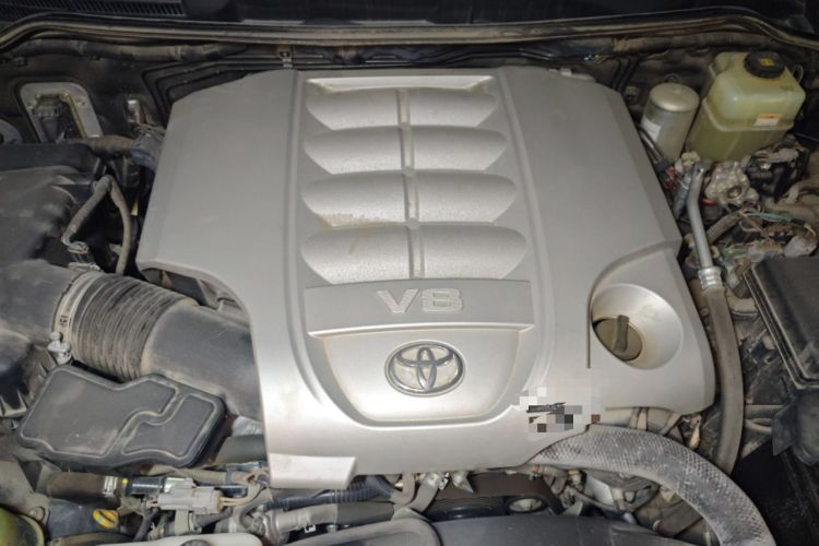Used Toyota Land Cruiser 2021 5.7L VX-R Middle East Engine Bay