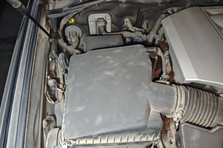 Used Toyota Land Cruiser 2021 5.7L VX-R Middle East Engine Bay Right