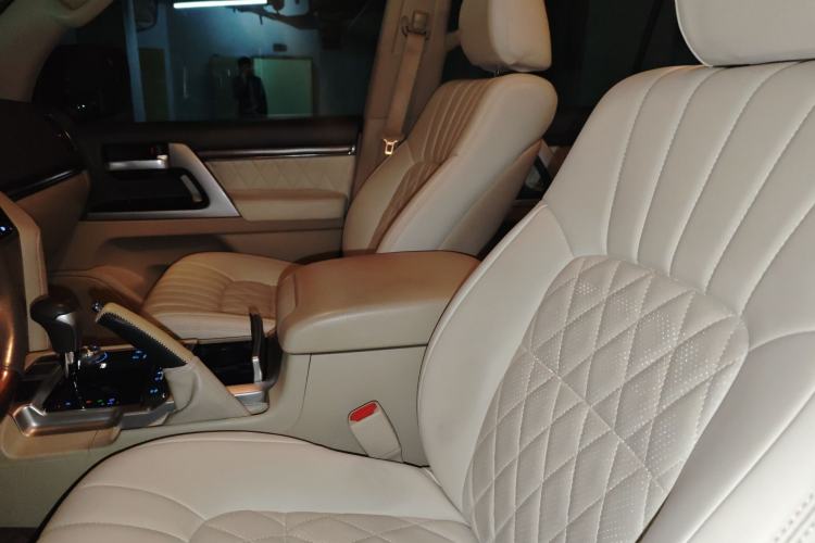 Used Toyota Land Cruiser 2021 5.7L VX-R Middle East Left Front Seat