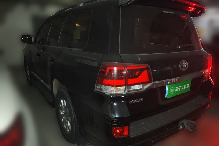 Used Toyota Land Cruiser 2021 5.7L VX-R Middle East Rear Left 45 Deg