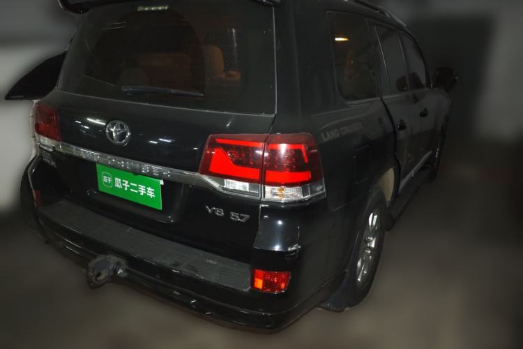 Used Toyota Land Cruiser 2021 5.7L VX-R Middle East Rear Right 45 Deg