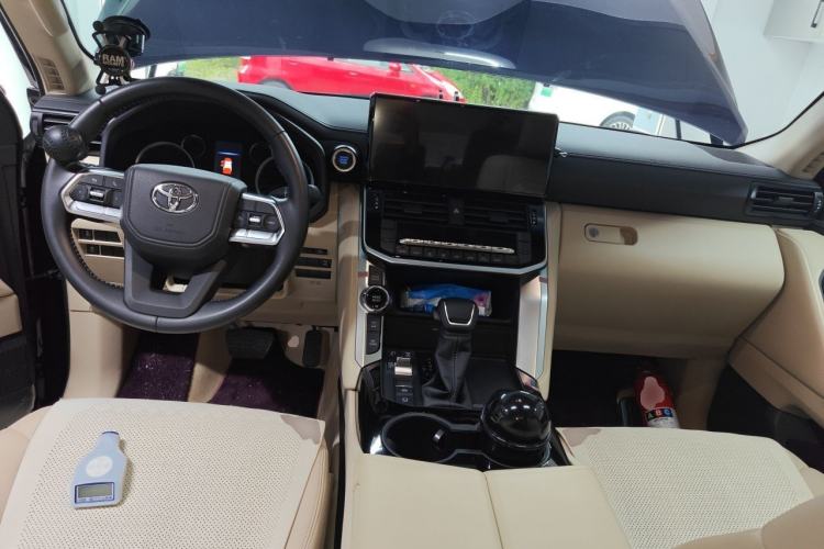 Used Toyota Land Cruiser  Center Console