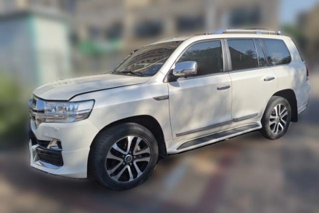 Used Toyota Land Cruiser 2021 Land Cruiser Prado (imported), 5.7L VX–R, Middle East spec