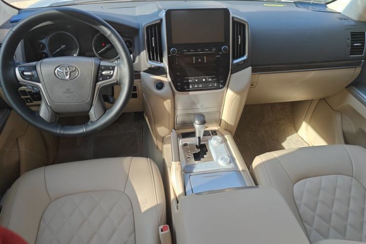 Used Toyota Land Cruiser  Center Console