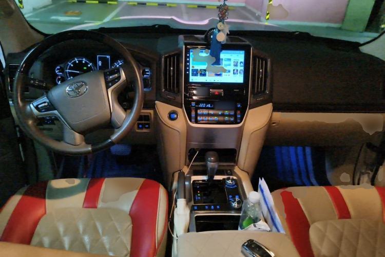 Used Toyota Land Cruiser  Center Console