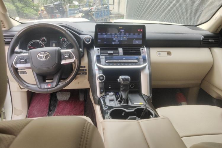 Used Toyota Land Cruiser  Center Console