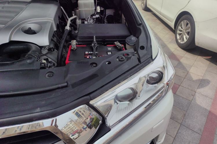 Used Toyota Land Cruiser 2021 5.7L VXR Genuine Leather – Middle East Engine Bay Left