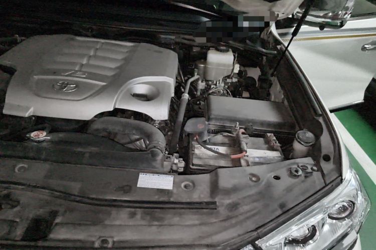 Used Toyota Land Cruiser  Engine Bay Left