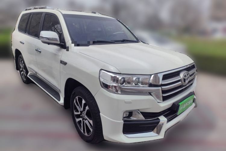 Used Toyota Land Cruiser 2021 5.7L VXR Genuine Leather – Middle East Front Right 45 Deg
