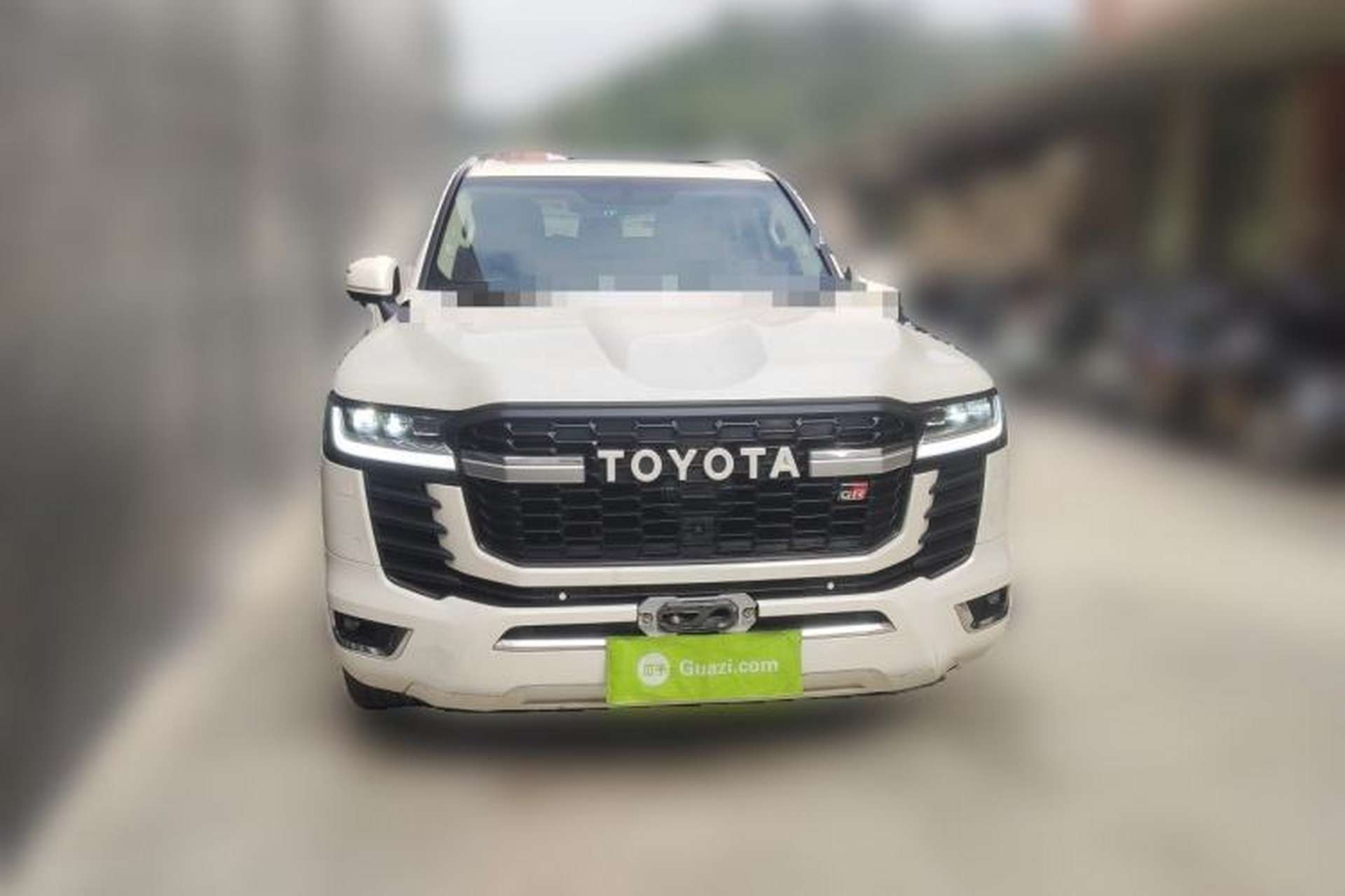 Used Toyota Land Cruiser  Front