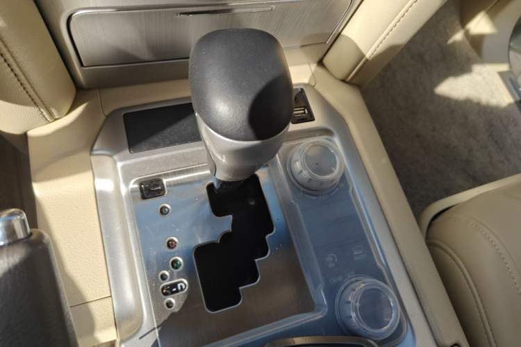 Used Toyota Land Cruiser  Gear Lever