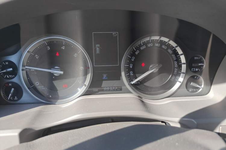 Used Toyota Land Cruiser  Instrument Cluster