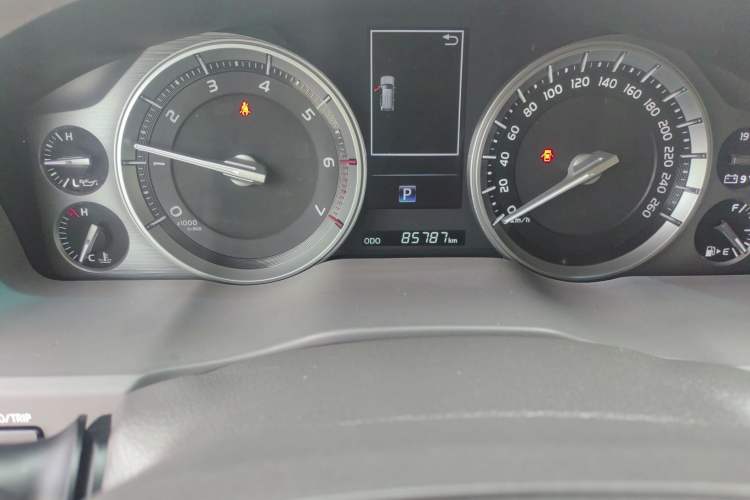 Used Toyota Land Cruiser 2021 5.7L VXR Genuine Leather – Middle East Odometer Close Up