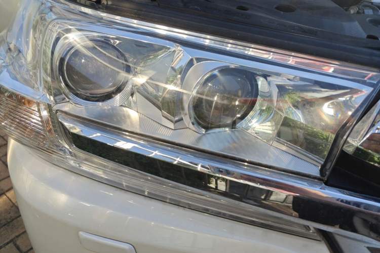 Used Toyota Land Cruiser  Right Front Headlight