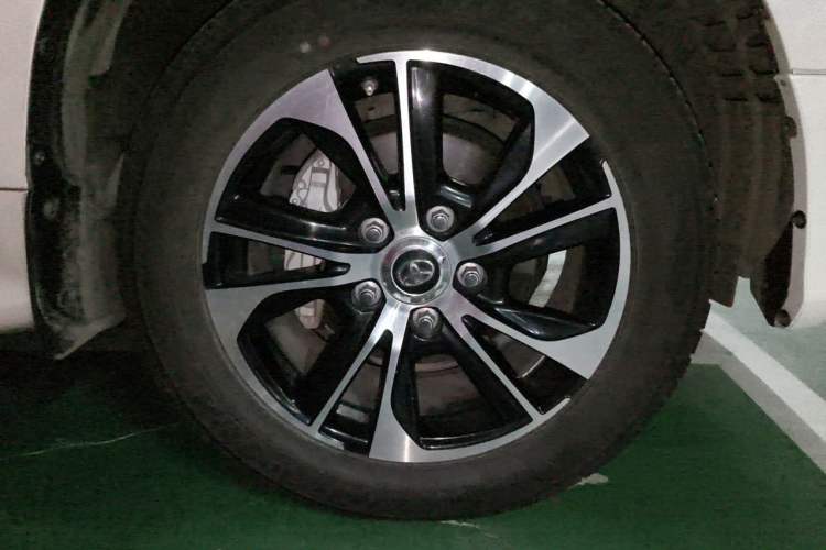 Used Toyota Land Cruiser  Right Front Wheel Hub
