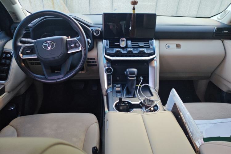 Used Toyota Land Cruiser  Center Console