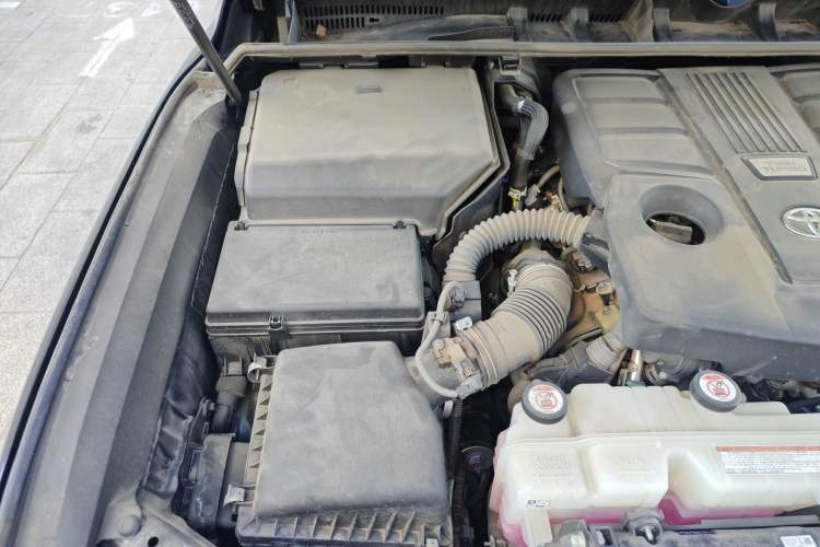 Used Toyota Land Cruiser  Engine Bay Right