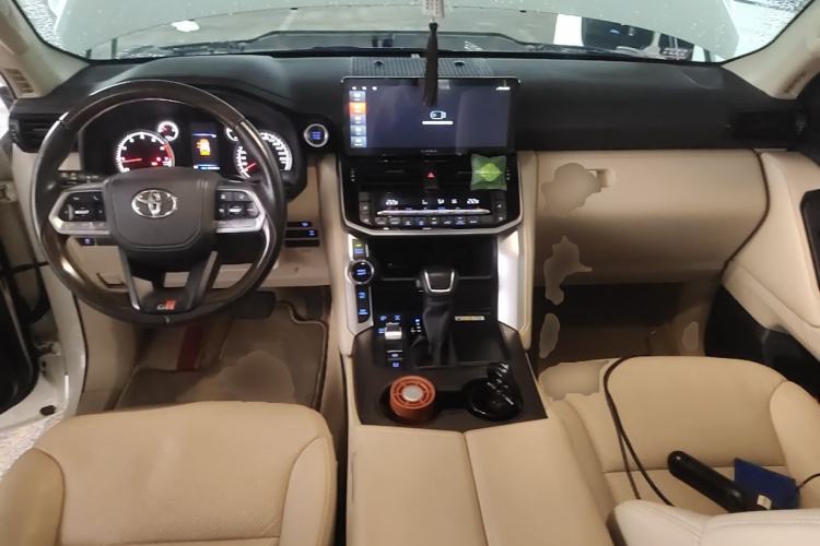 Used Toyota Land Cruiser  Center Console