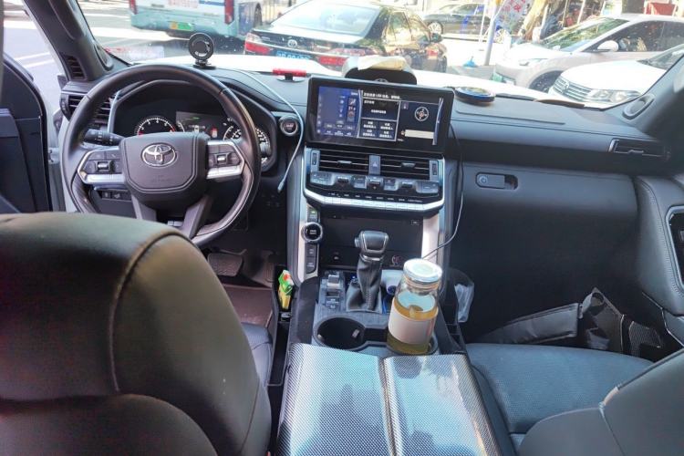 Used Toyota Land Cruiser  Center Console