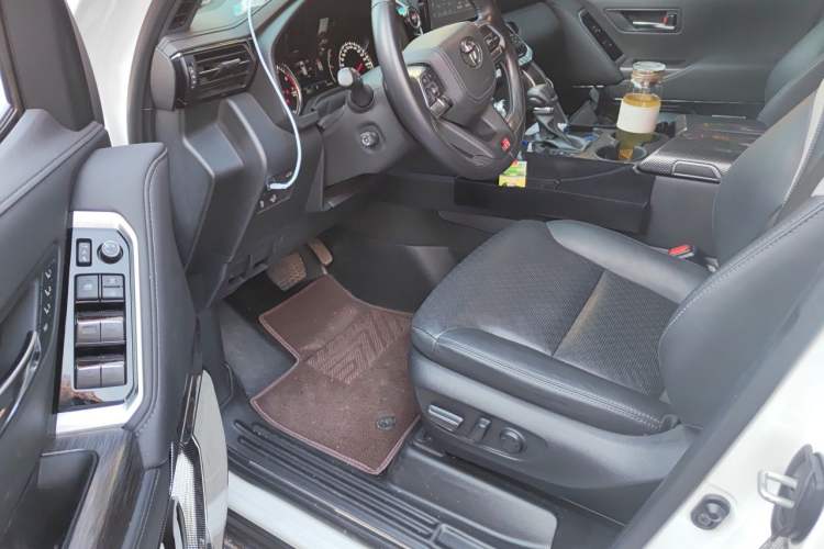 Used Toyota Land Cruiser  Driver Seat