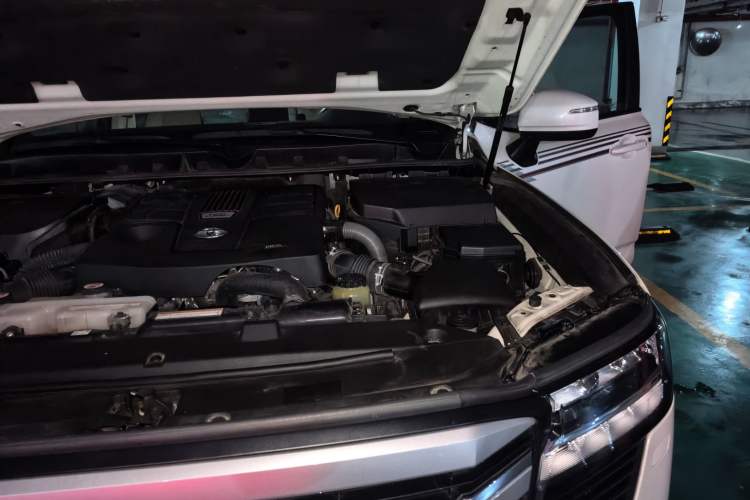 Used Toyota Land Cruiser  Engine Bay Left