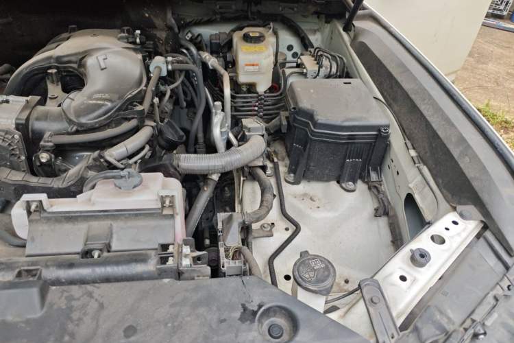 Used Toyota Land Cruiser 2022 4.0L GX-R Middle East Version Engine Bay Left