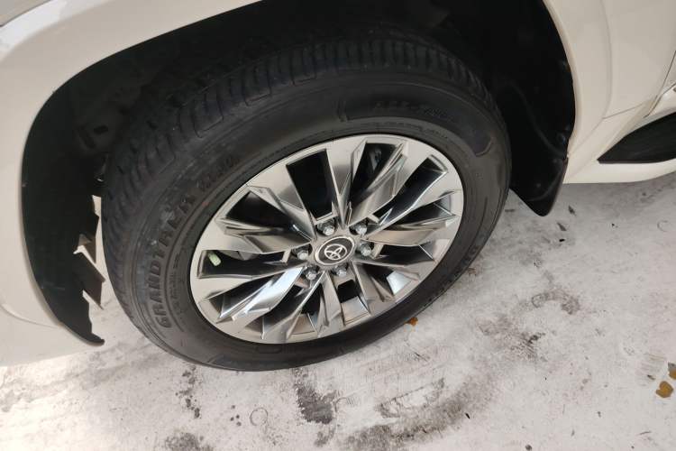 Used Toyota Land Cruiser 2022 3500 3.5T GXR with 20 Wheels Velvet Finish No Creep—Middle East Exterior 1
