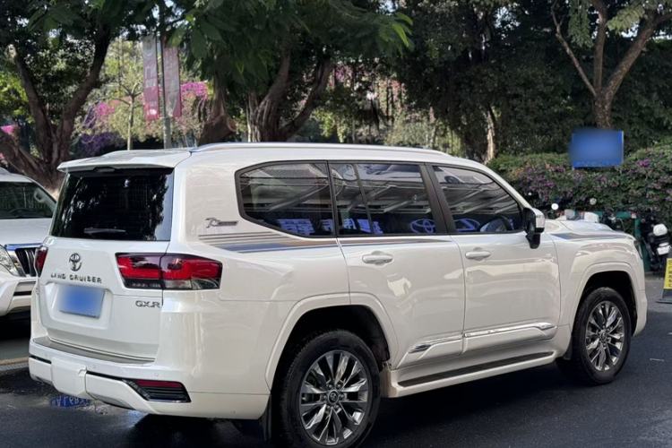 Used Toyota Land Cruiser 2022 3500 3.5T GXR with 20 Wheels Velvet Finish No Creep—Middle East Exterior 3