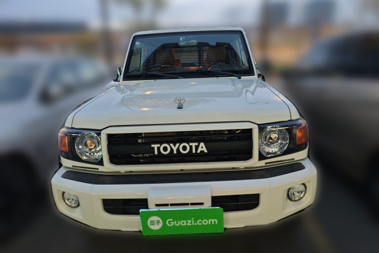 Used Toyota Land Cruiser 2022 4.0L Manual LC71 Gasoline 70th Anniversary Edition – Middle East Front