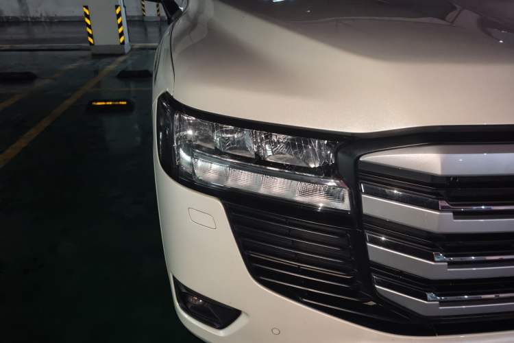 Used Toyota Land Cruiser  Right Front Headlight